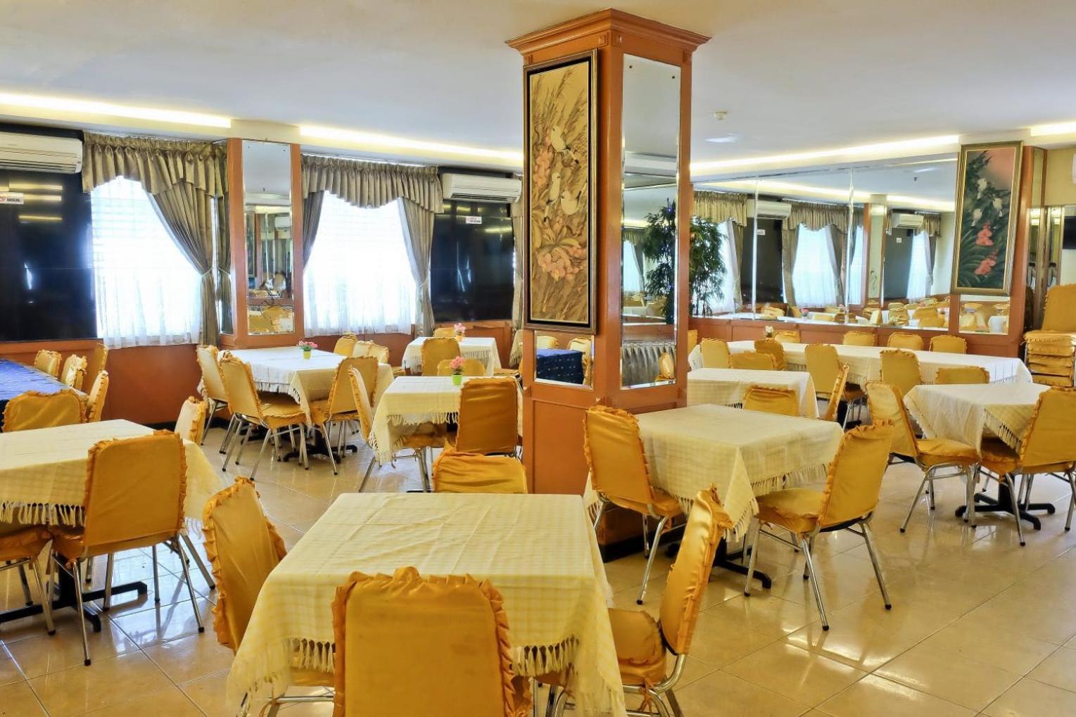 Plaza Hotel Harco Mangga Dua Jakarta Exterior photo