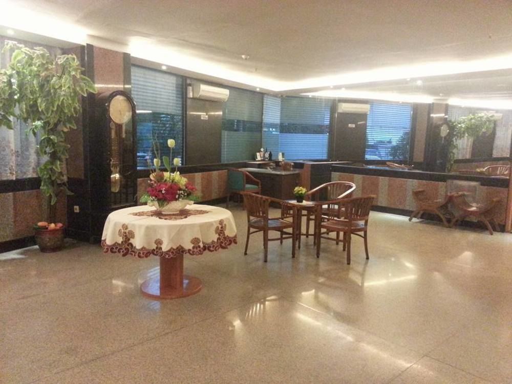 Plaza Hotel Harco Mangga Dua Jakarta Exterior photo