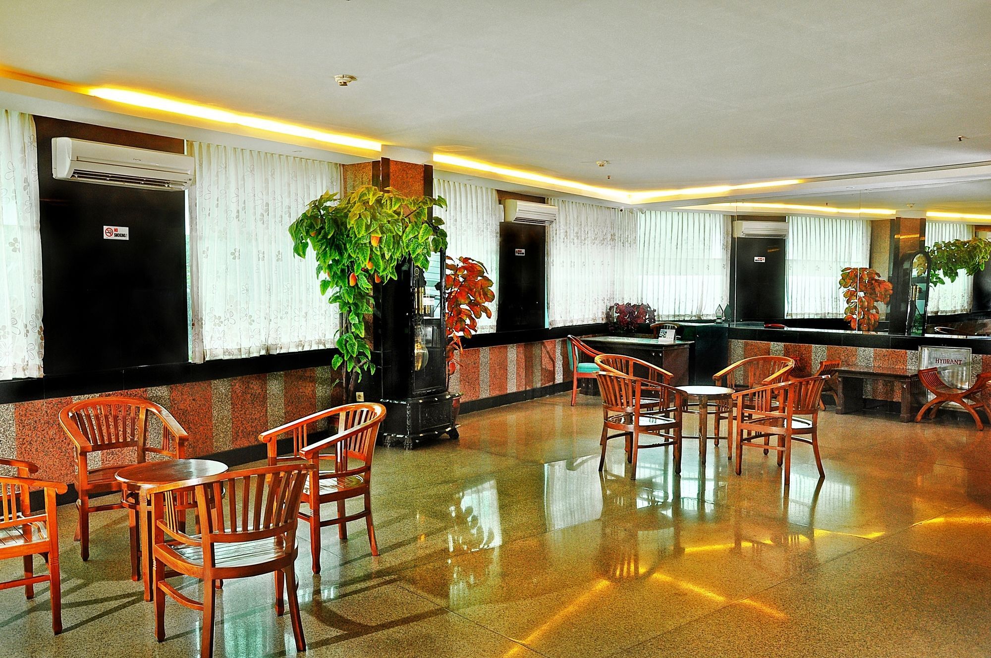 Plaza Hotel Harco Mangga Dua Jakarta Exterior photo